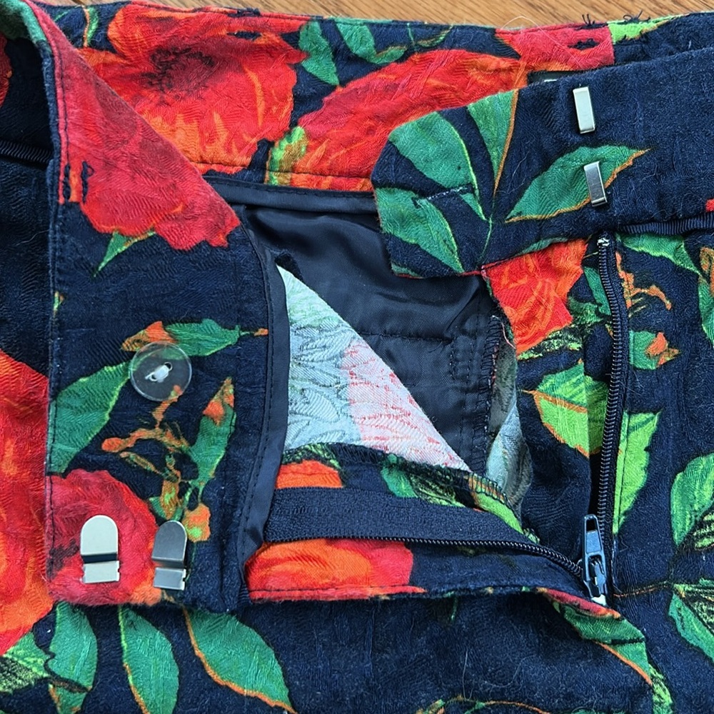 New York & Company capris - Picture 4 of 7